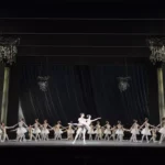 🎭 ¡Disfruta de la majestuosidad de la Royal Opera House en cines! 🎥 Descubre cómo vivir la experiencia de ópera y ballet en la gran pantalla